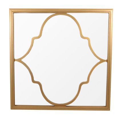 Стенно огледало със златна рамка