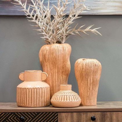 Керамична декоративна ваза в кафяв цвят с размери 17,6x17,6x18,5см