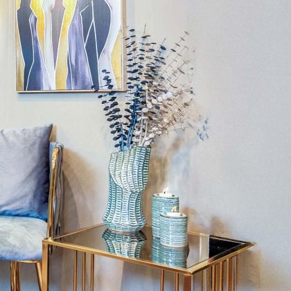 Керамична декоративна ваза в цвят сиел с размери 14х13,5х28,3см