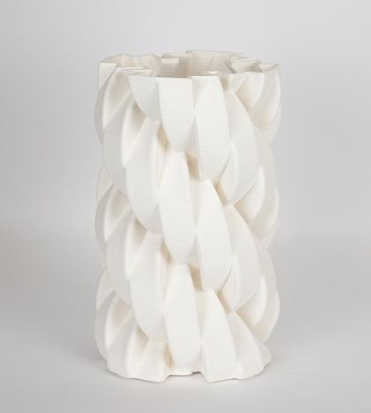 ВАЗА, ПОРЦЕЛАН, 3D, БЯЛА, 18x18x31см