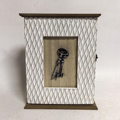 КУТИЯ ЗА КЛЮЧОВЕ С ДЪРВОРЕЗБА БЯЛО- КАФЯВО, 21x6x26cm