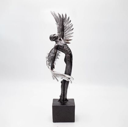 ДЕКОРАЦИЯ ЗА МАСА, МЪЖ С КРИЛА, ПОЛИПОЛИРЕЗИН, СРЕБЪРНО-ЧЕРНО, 9x6.5x39см