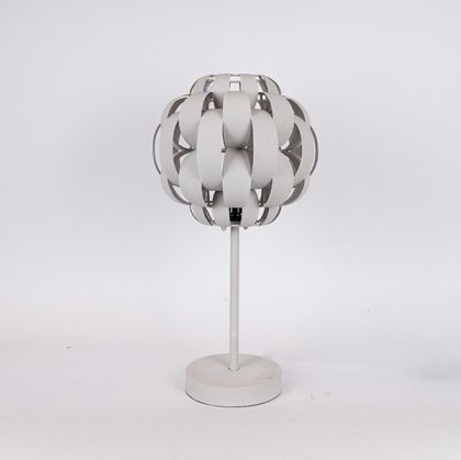 НАСТОЛНА ЛАМПА МЕТАЛ БЯЛА 32.5X32.5X59.5СМ