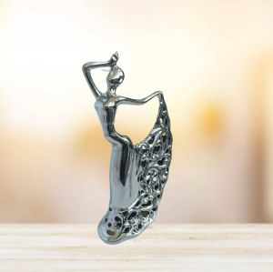 G932 СУВЕНИР DANCING LADY SILVER 16.5*8*30
