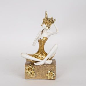 ДЕКОРАТИВНА СКУЛПТУРА, СМОЛА, ЖЕНА С МАСКА, БЯЛО-ЗЛАТО, 15.5x10x28cm