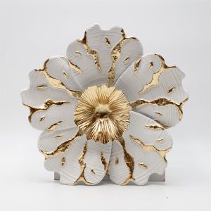 СТЕННА ДЕКОРАЦИЯ ЦВЕТЯ МЕТАЛИК БЯЛО - ЗЛАТИСТО 27.9X5.1X29.2СМ