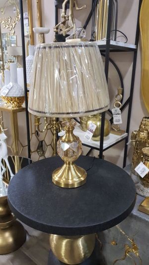 НАСТОЛНА ЛАМПА ЗЛАТНА МЕТАЛНА ОСНОВА И КРИСТАЛ КЕХЛИБАР АБАЖУР ЕКРЮ D35Χ62CM