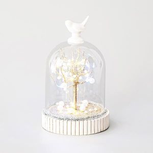 НАСТОЛНА СТЪКЛЕНА ДЕКОРАЦИЯ, С ПТИЦА И ПЕРЛЕНО ДЪРВО, 12 LED, 11,6X18СМ