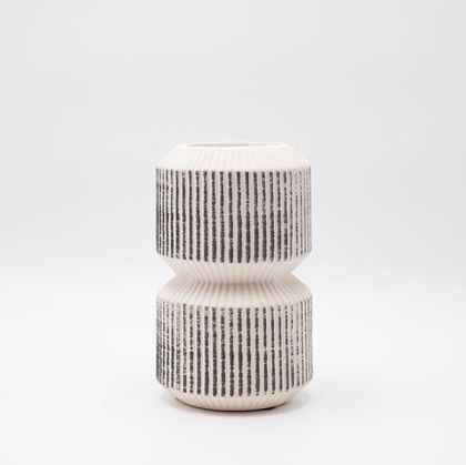 ВАЗА КЕРАМИЧНА, БЯЛА, 11x17.5 см