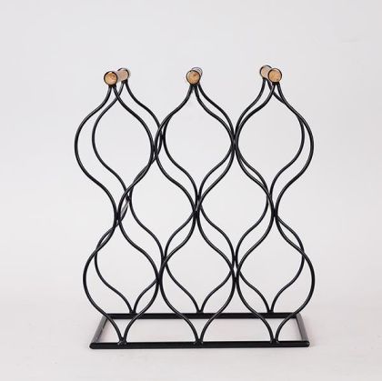 Декорация за маса Топка в цвят злато с черна дървена основа с размери 14х14х16см