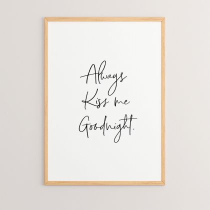 Диван Ново Монако в светло сив цвят със светло сини и розови възглавници с размери 180x95x95+230x95x95