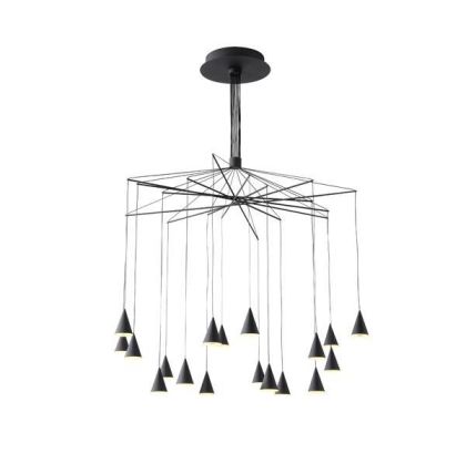 Декорация за маса Скулптура в цвят никел сребро с дървена основа с размери 16х11х65см