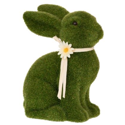 ЗЕЛЕНО ПЛИКНАТО СЕДЯЩО ЗАЙЧЕ С КРАСИВИ БЕЛИ ЦВЕТЯ ВЕЛИКДЕНСКА ДЕКОРАЦИЯ 25 СМ