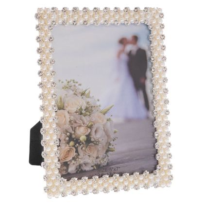 Cream metal frame with pearls 13X18 cm