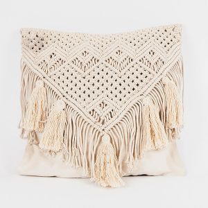 ДЕКОРАТИВНА ВЪЗГЛАВНИЦА БЕЖОВА 45X45СМ