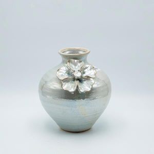 Ceramic flower vase, glossy, ivory color 21x21x20cm