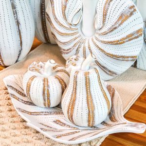 Decorative pumpkin polyresin white-gold 12x12x18cm