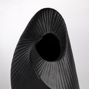 Керамична ваза черна 12.5x11.7x23.5см