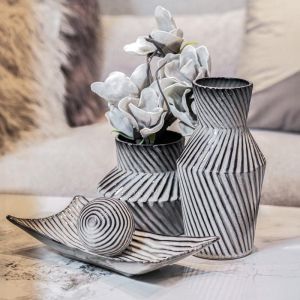 Ceramic decorative vase in brown-beige color, dimensions 16x32cm