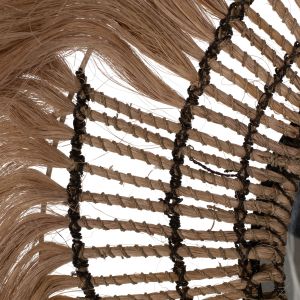 Round mirror with natural color and black rope Hm7741