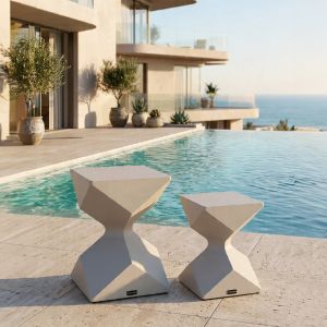 Set of 2 Zander SM10719.02 aluminum side tables in cream white 40X40 cm and 32X32 cm.